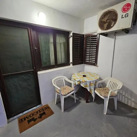 Διαμέρισμα Inviting 1-bed In Komiža