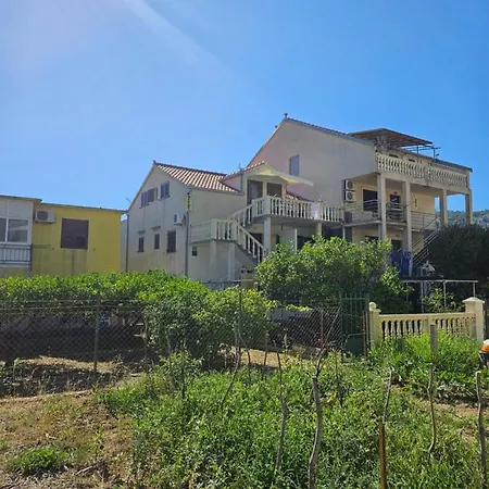 Inviting 1-bed In *
